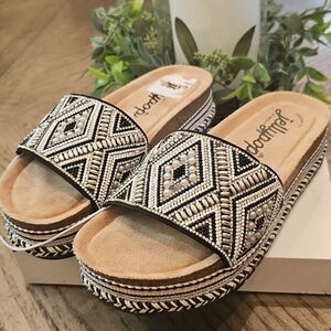 Jellypop Women's Black and White Geometric Sandals Size 7 NWOT